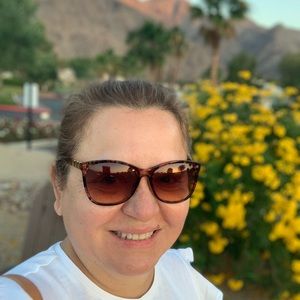 Meet your Posher, Esther